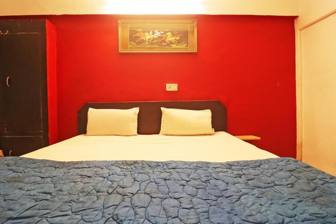 Spot On 48690 Hotel Host อัครา ภายนอก รูปภาพ