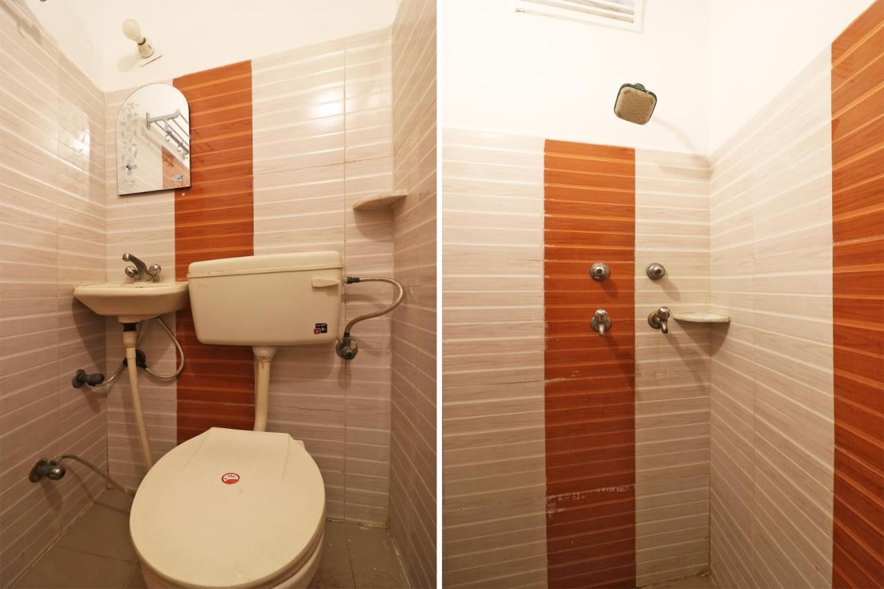 Spot On 48690 Hotel Host อัครา ภายนอก รูปภาพ