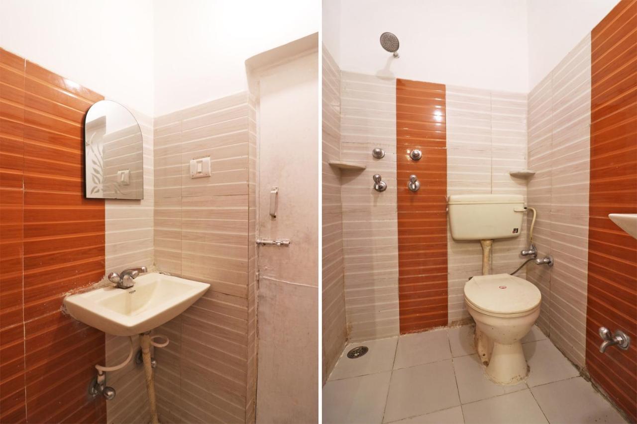 Spot On 48690 Hotel Host อัครา ภายนอก รูปภาพ